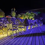 Hotel Les Blancs 2*